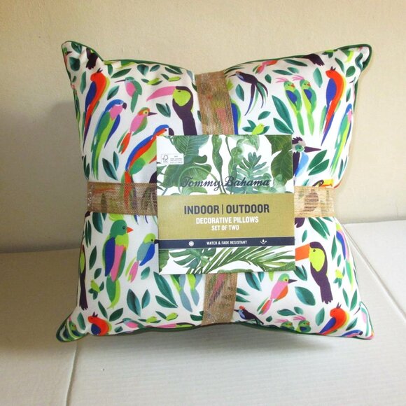Tommy Bahama 2 x Indoor Outdoor Pillows 18"x18" Tropical Birds Parrots Paradise - Picture 1 of 8